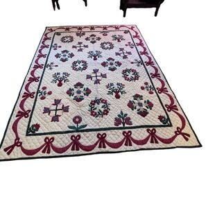 Arch Quilts Hawthorne NY Floral Patchwork Quilt Scalloped Bow Border 85x67 Cream